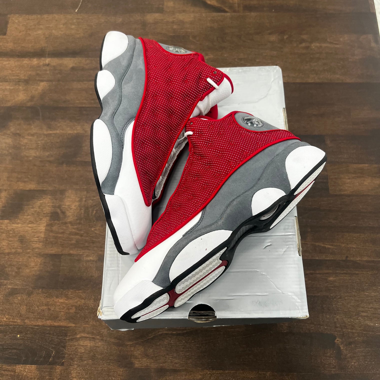 Red Flint Jordan 13 (USED)