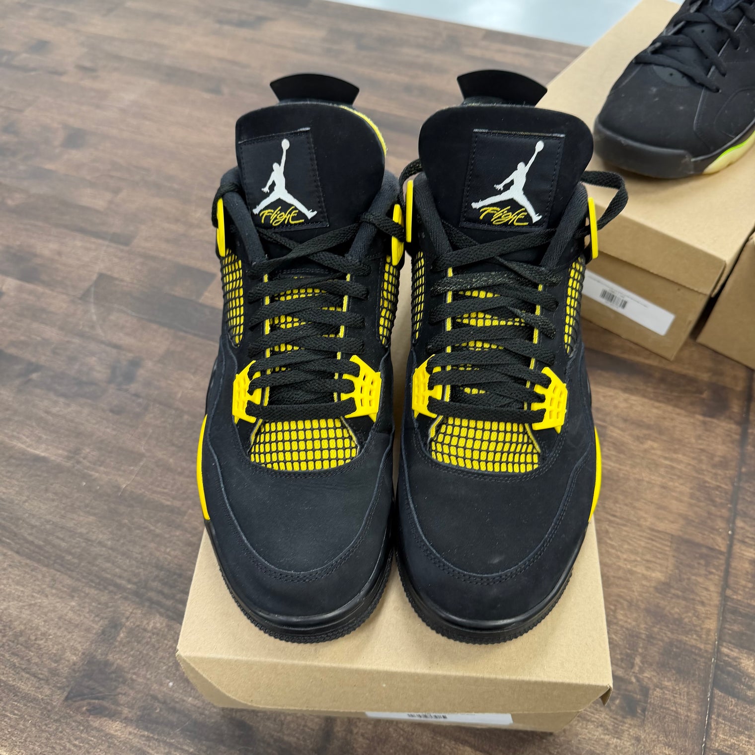 Jordan 4 Retro Thunder (2023) (USED, No Box)