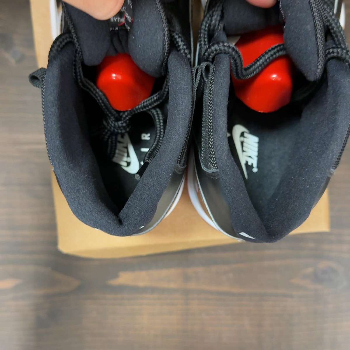 Jordan 11 Retro Playoffs Bred (2019) Size 8.5 (Pre-Owned) - Image 6