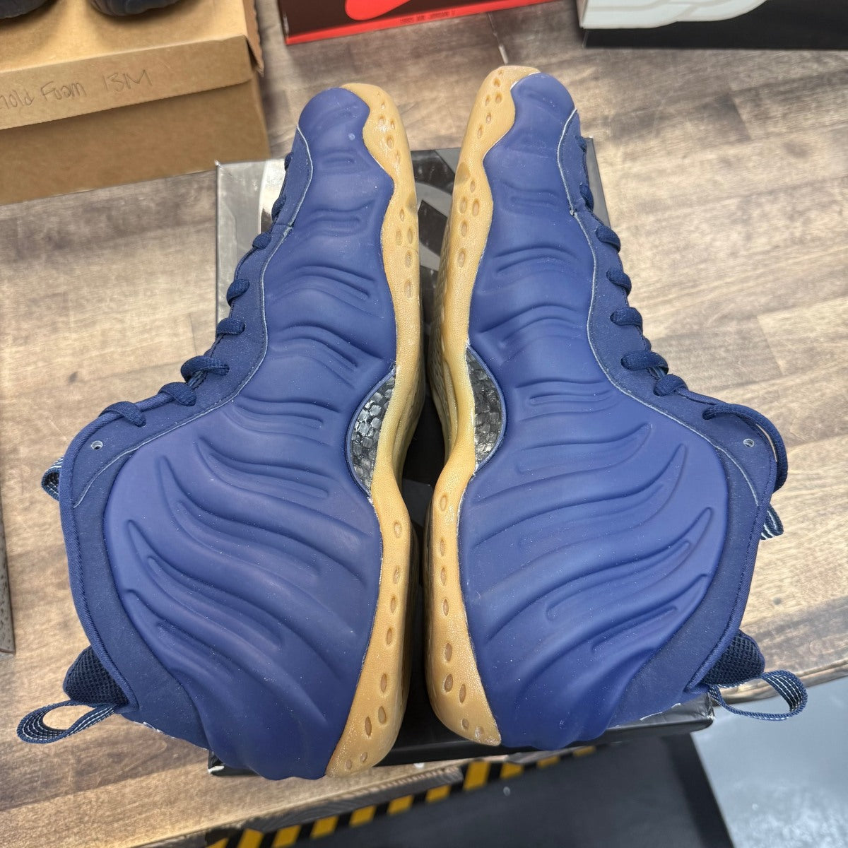 Nike Air Foamposite One Navy Gum Size 13 (Pre-Owned) - Image 4