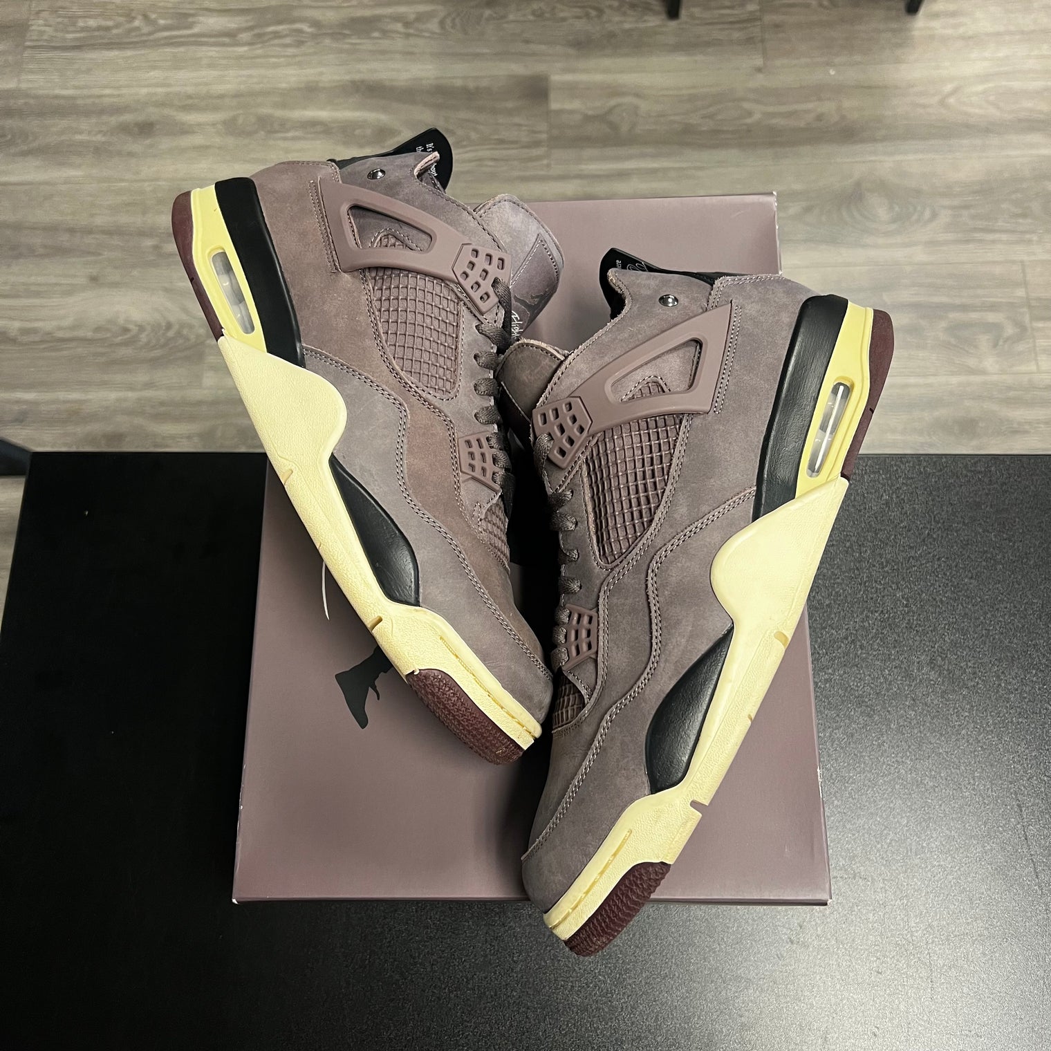 A Ma Maniere Violet 4 Jordan 4 (USED)
