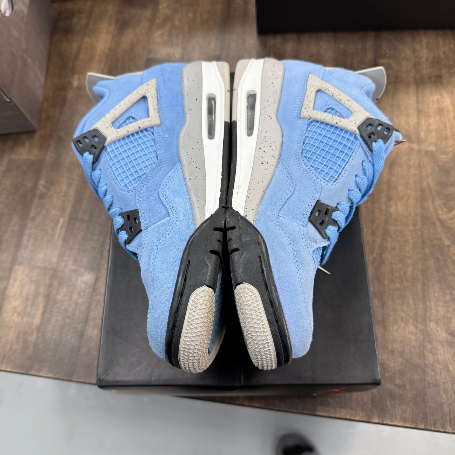 University Blue Jordan 4 Retro (GS) (USED)