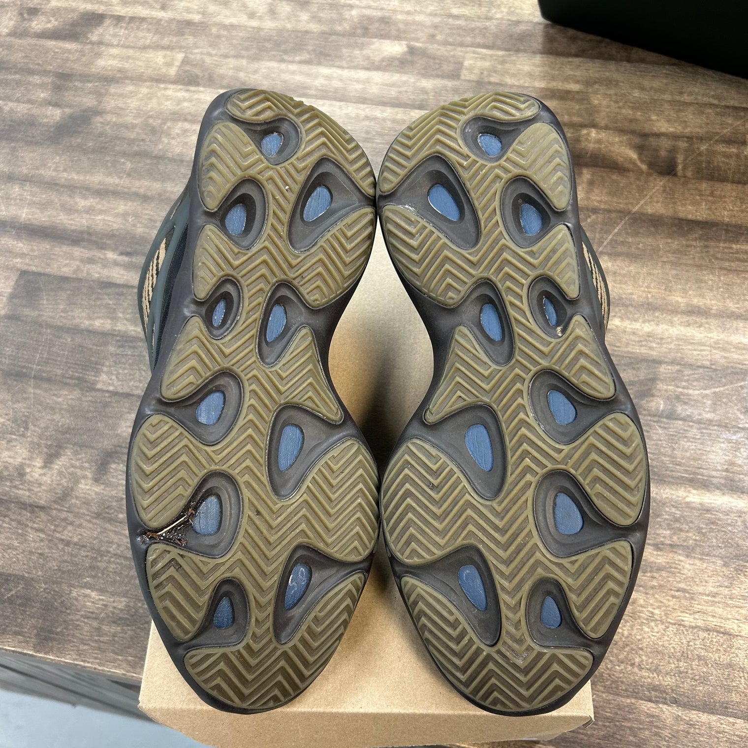 Clay Brown Yeezy 700 V3 (USED, No Box)