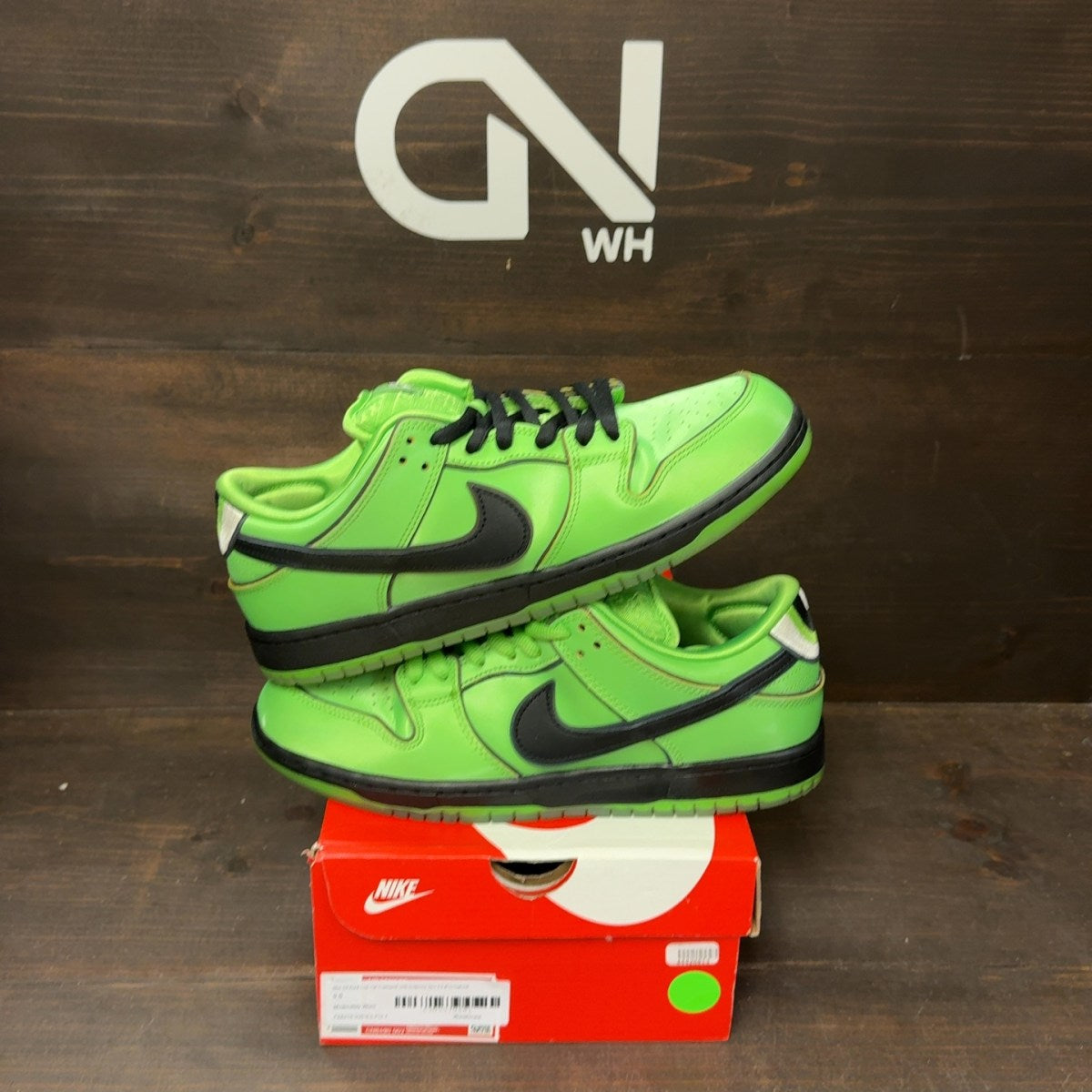 Nike SB Dunk Low The Powerpuff Girls Buttercup Size 9.5 (Pre-Owned) - Image 1