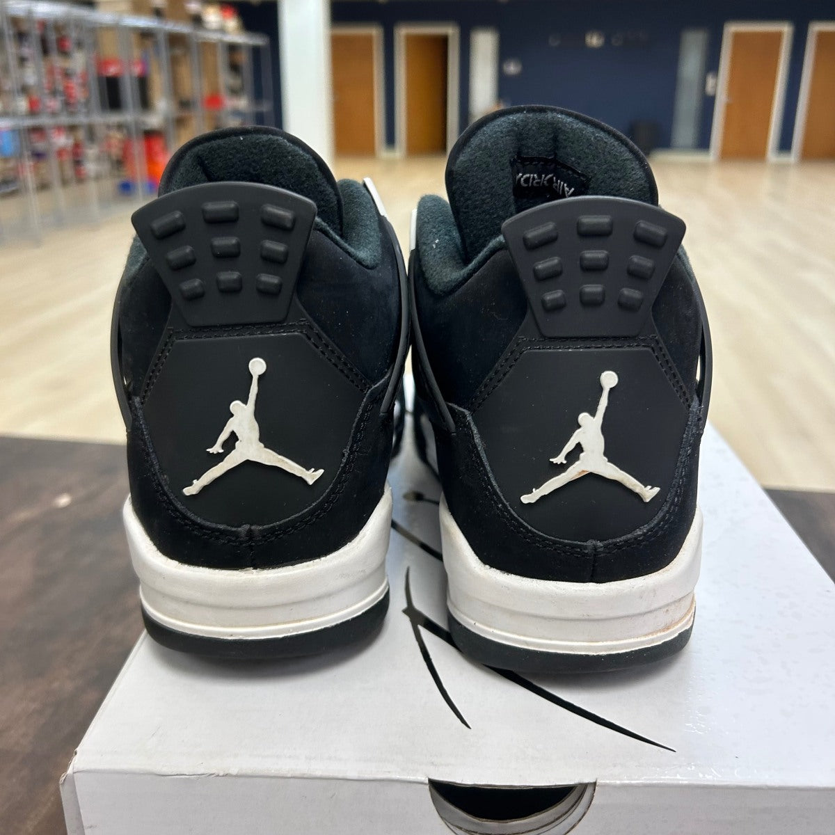 Jordan 4 Retro White Thunder (GS) - Image 4