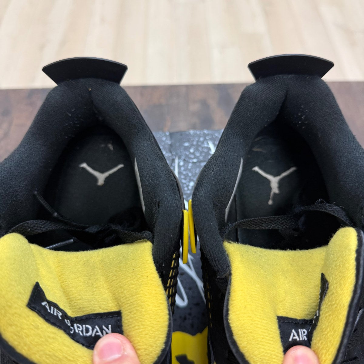 Jordan 4 Retro Thunder (2023) - Image 5