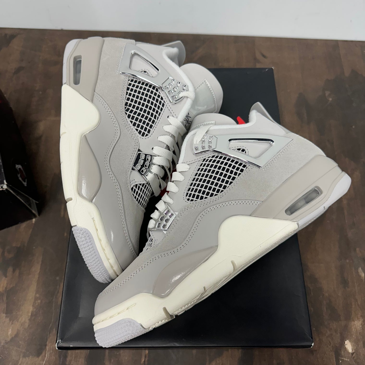 Frozen Moment Jordan 4 (W) (USED)