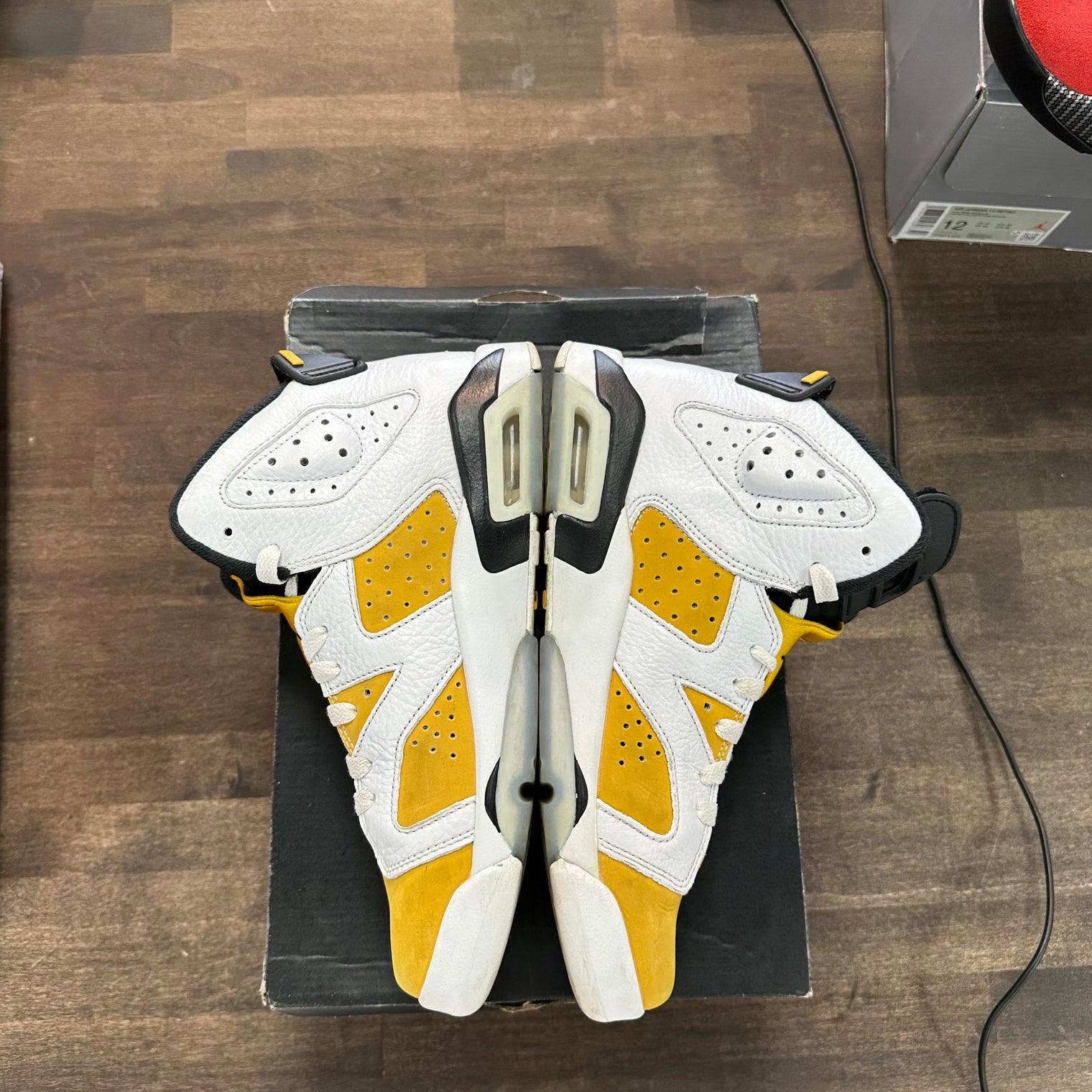 Yellow Ochre Jordan 6 Retro (GS) (USED)