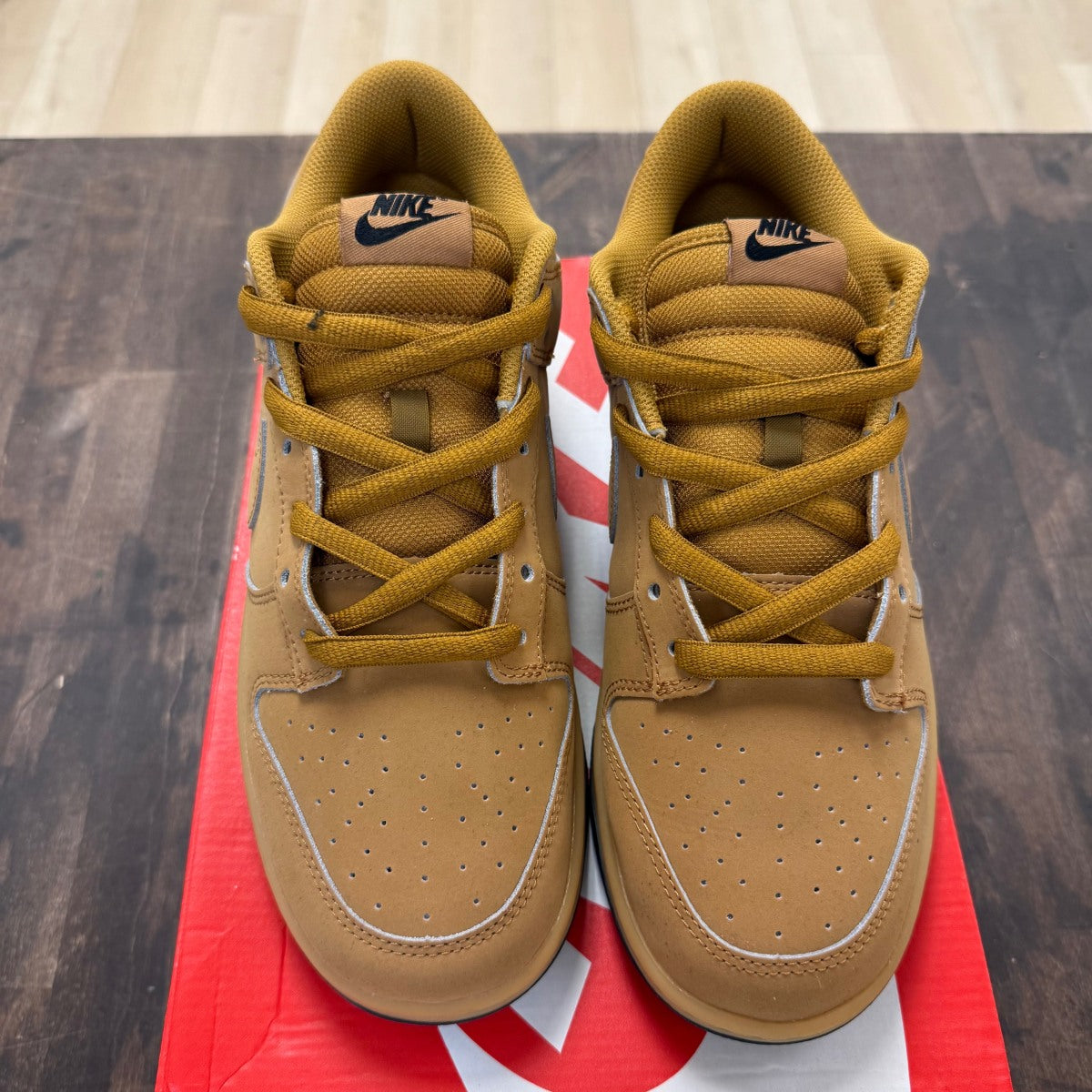 Nike Dunk Low Retro SE Wheat Gum - Image 2