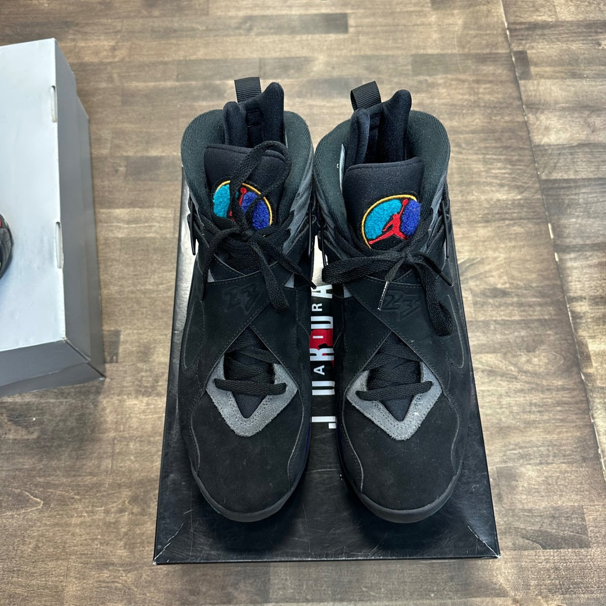 Jordan 8 Retro Aqua (2025) Size 10 (Pre-Owned) - Image 2