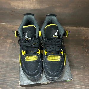 Jordan 4 Retro Thunder (2023) (GS) - Image 3