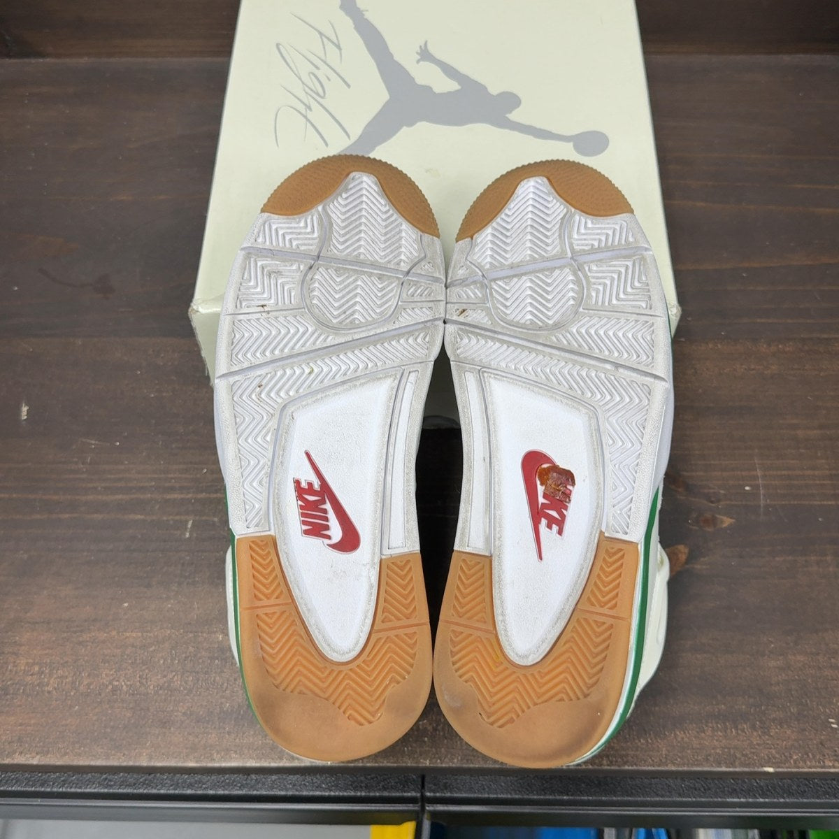 Jordan 4 Retro SB Pine Green Size 9.5 (Pre-Owned) - Image 8