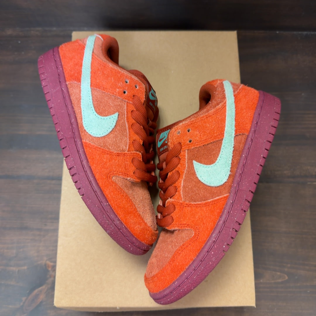 Nike SB Dunk Low Mystic Red Rosewood Size 5 (Pre-Owned) - Image 2
