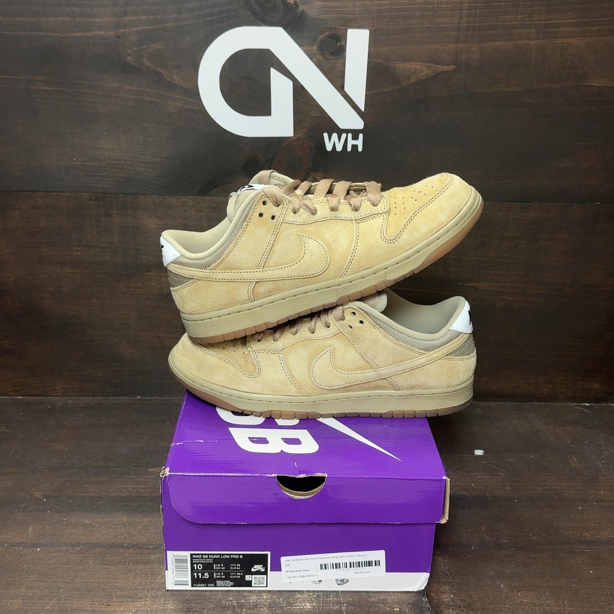 Nike SB Dunk Low Pro B Parachute Beige Size 10 (Pre-Owned) - front