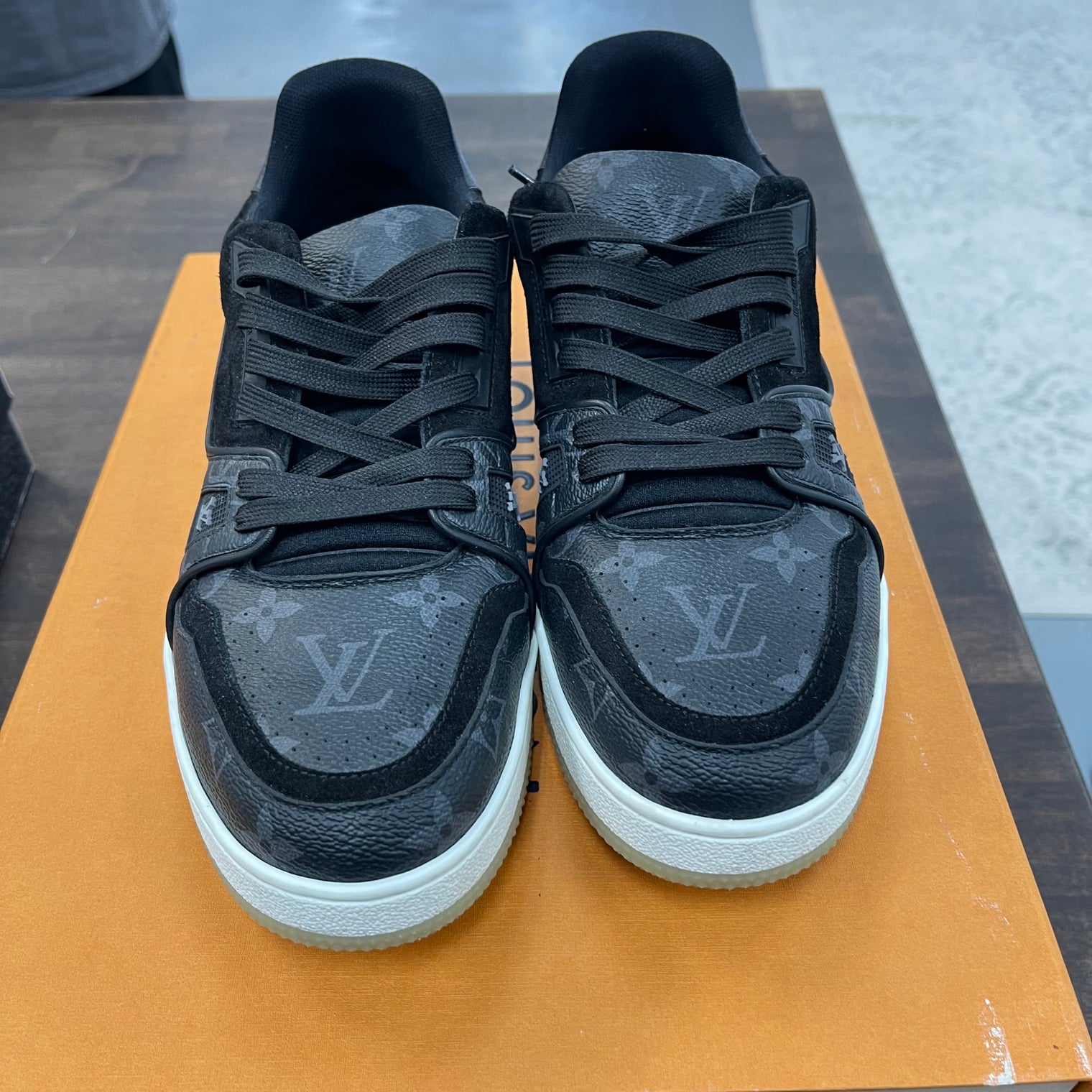 LV Trainer Black (USED) (LV Size 6)