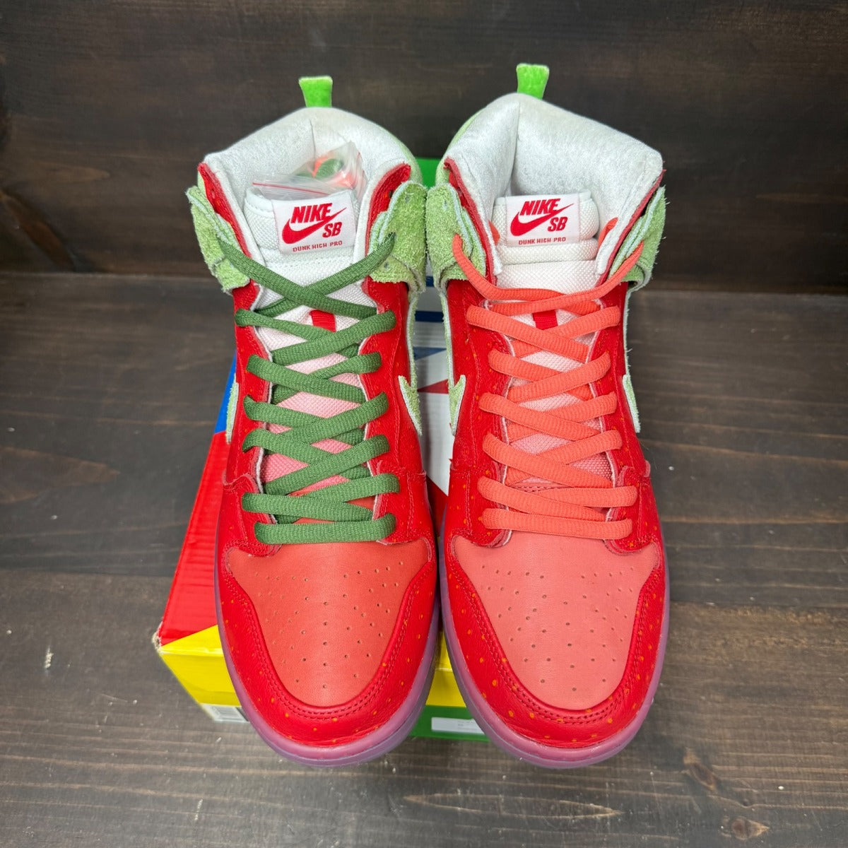 Nike SB Dunk High Strawberry Cough (Regular Box) - Image 2