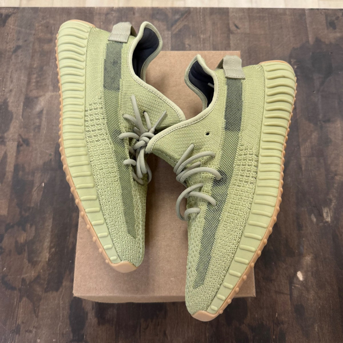 adidas Yeezy Boost 350 V2 Sulfur Size 12 (Pre-Owned) - Image 1
