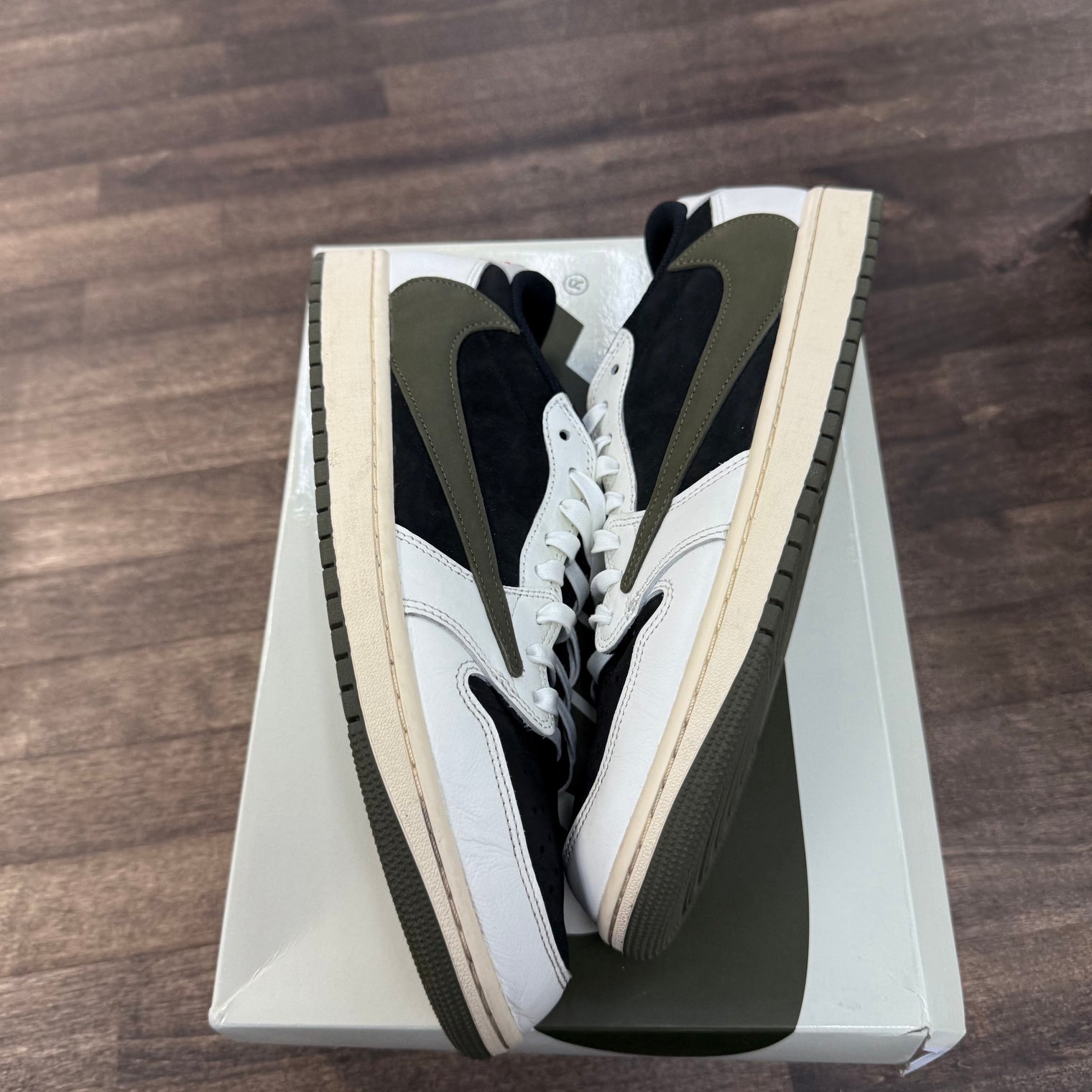 Olive Travis Scott Jordan 1 Low (W) (USED)