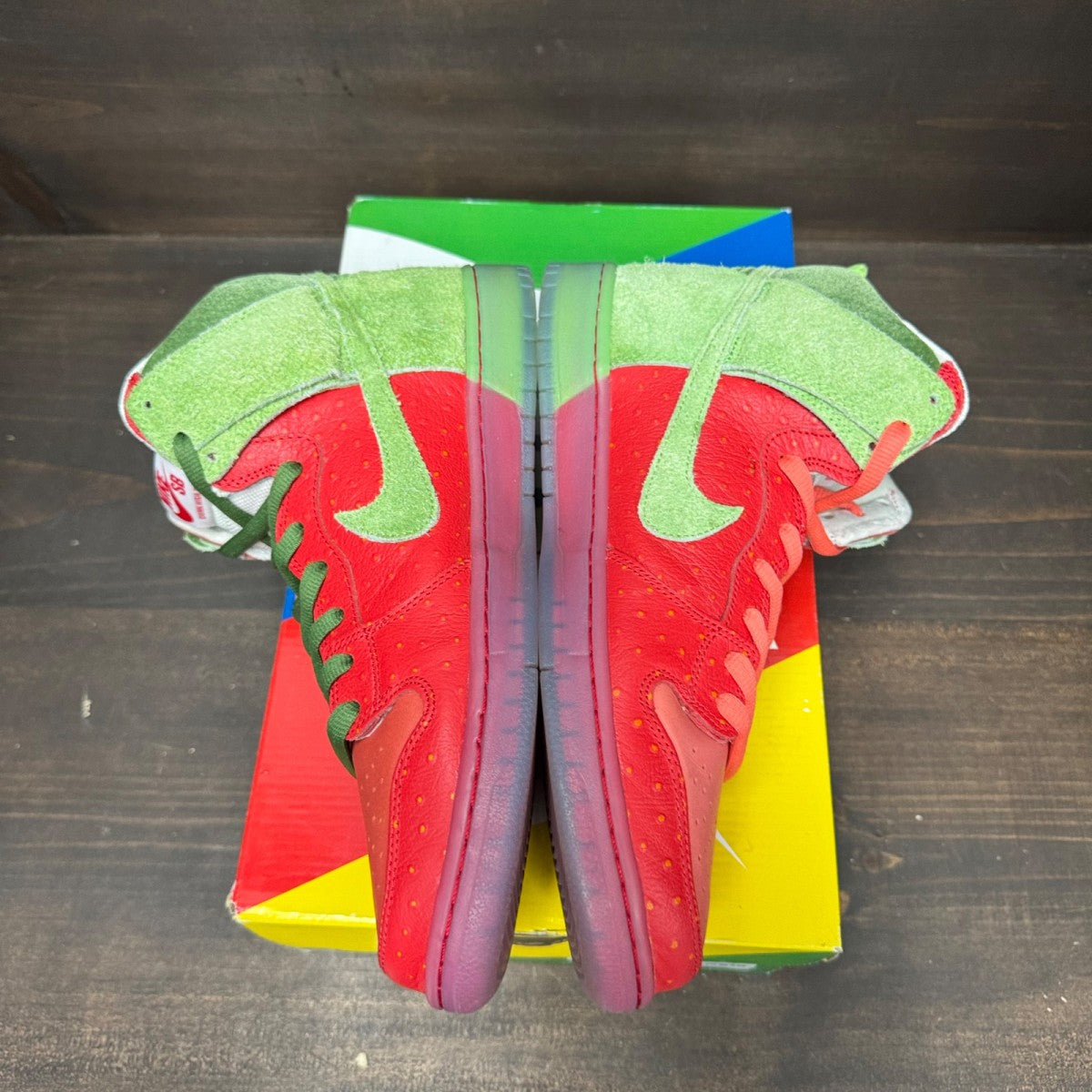 Nike SB Dunk High Strawberry Cough (Regular Box) - Image 4