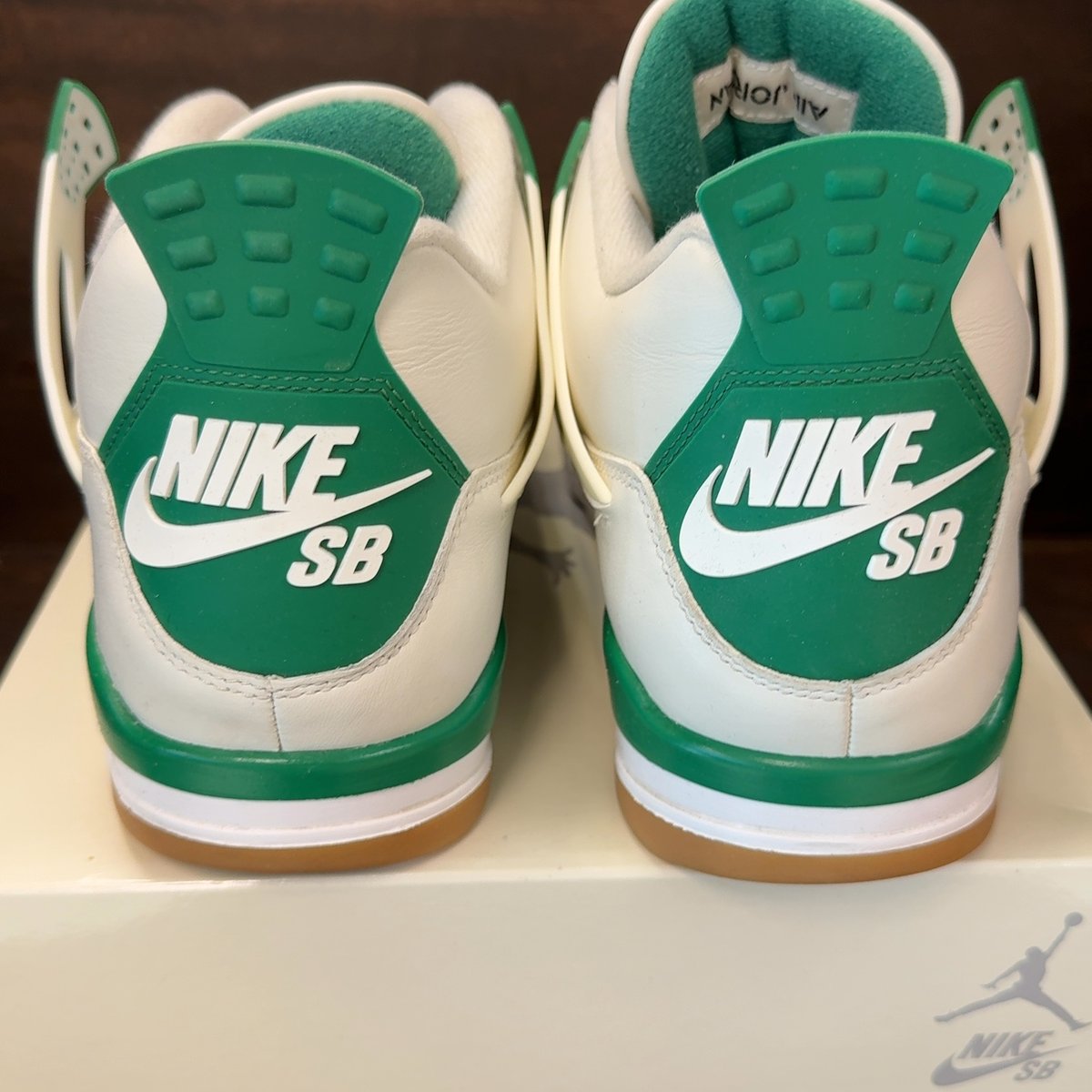 Jordan 4 Retro SB Pine Green Size 12 (Pre-Owned) - aux