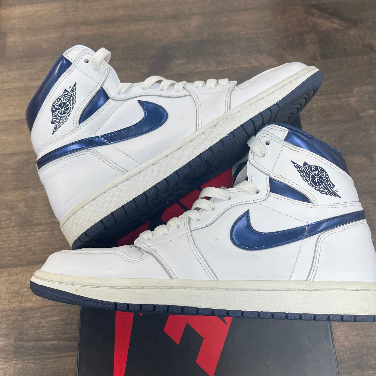 Navy Metallic Jordan 1 High (USED)