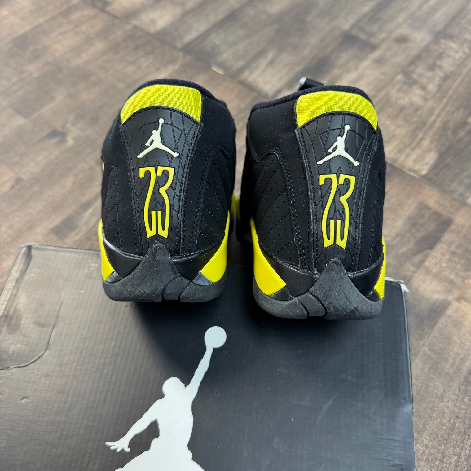 Thunder Jordan 14 Retro (USED)