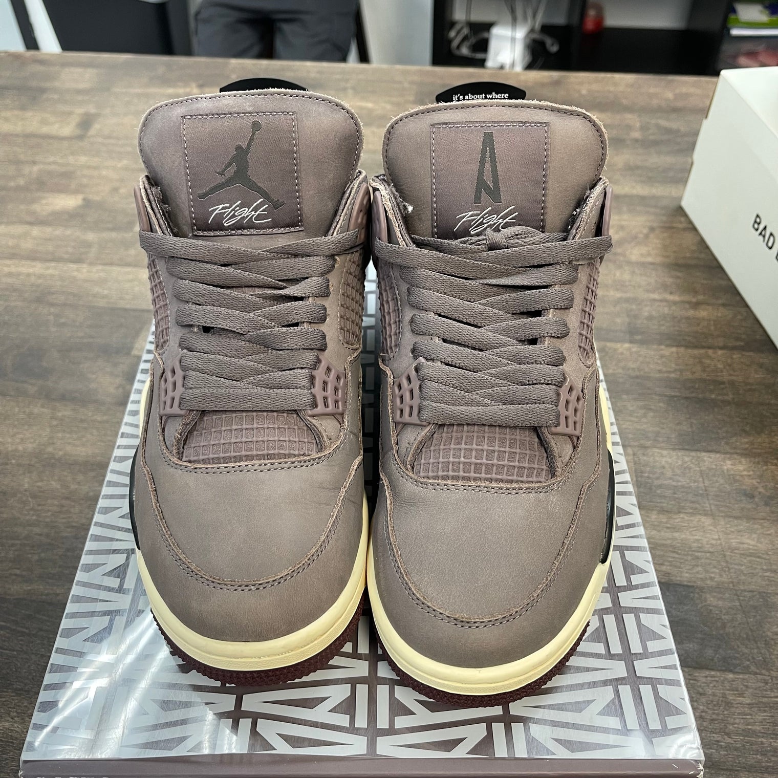 A Ma Maniere Violet Ore Jordan 4 (USED)