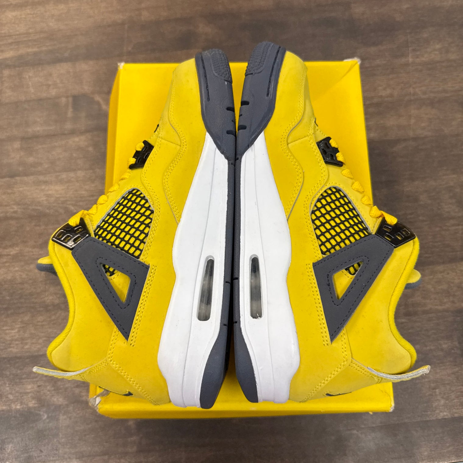 (GS) Lightning Jordan 4 (USED)