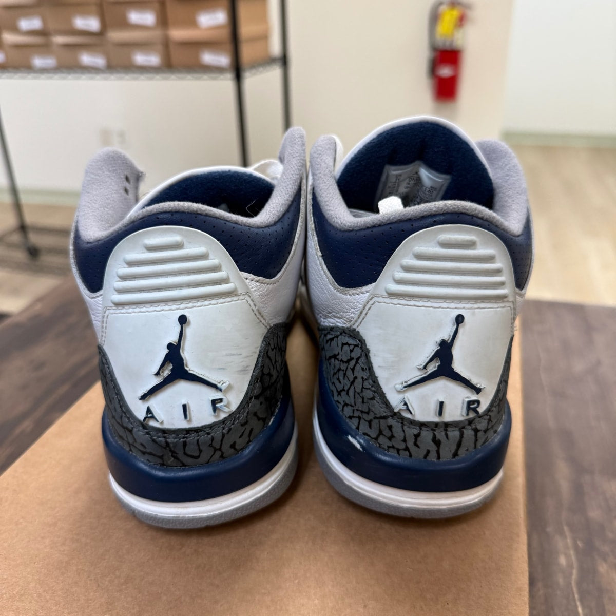 Jordan 3 Retro Midnight Navy (GS) Size 7Y (Pre-Owned) - Image 3