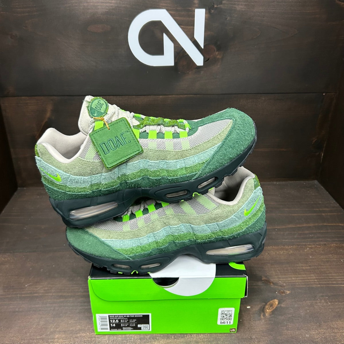 Nike Air Max 95 Big Bubble Ducks of a Feather Oregon Ducks The Woods Size 12.5 (Pre-Owned) - Image 1