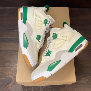 Jordan 4 Retro SB Pine Green Size 5.5 (Pre-Owned) - Image 2