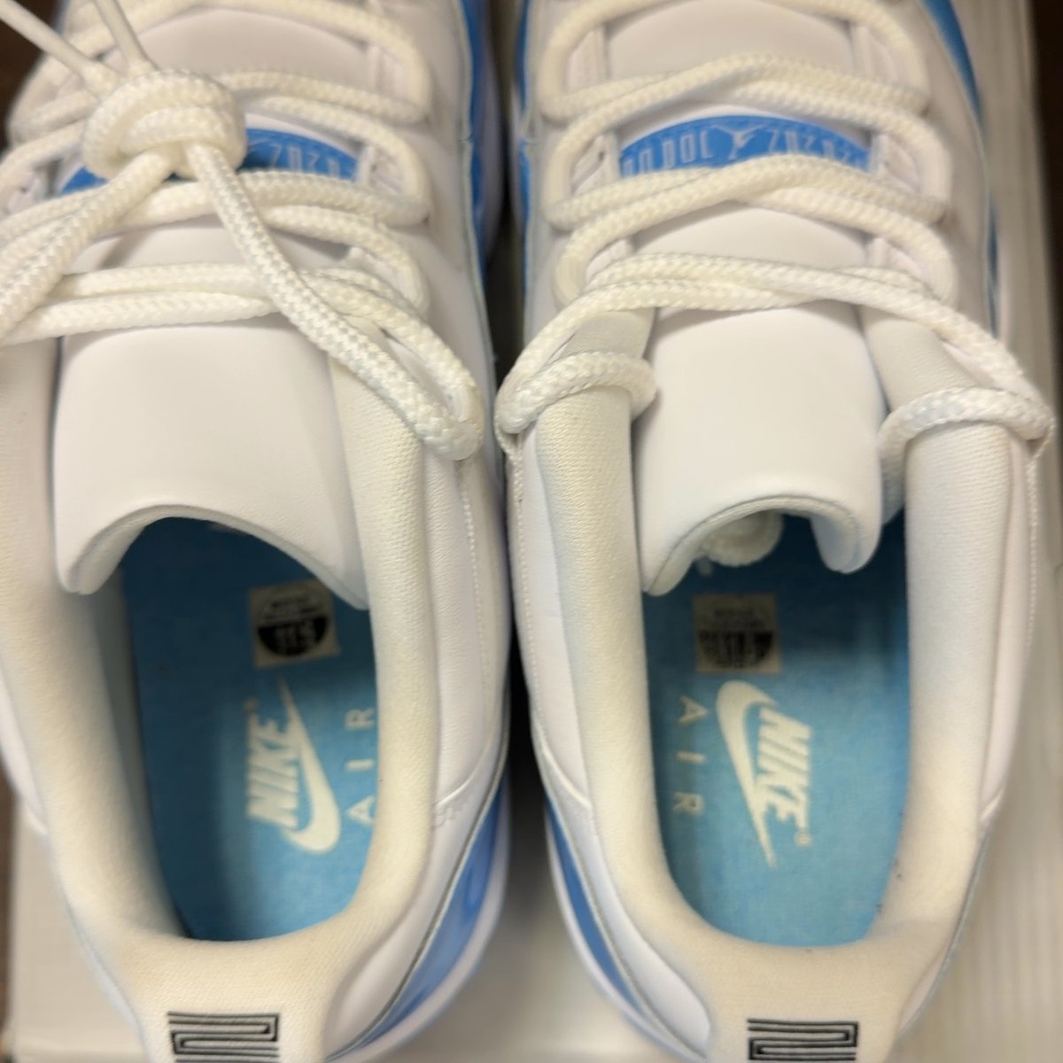 Jordan 11 Retro Low University Blue (2026) Size 11.5 (Pre-Owned) - aux
