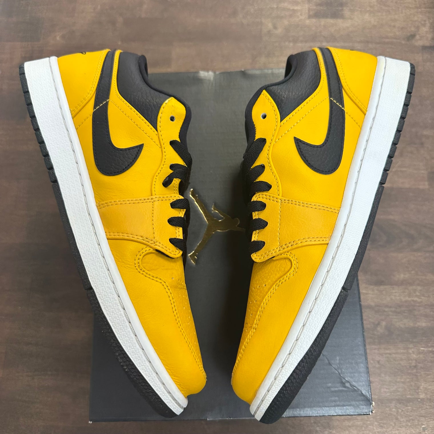 University Gold Jordan 1 Low (USED)