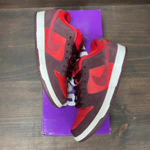 Nike SB Dunk Low Cherry - Image 2
