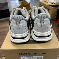 Waverunner Yeezy 700 (USED)