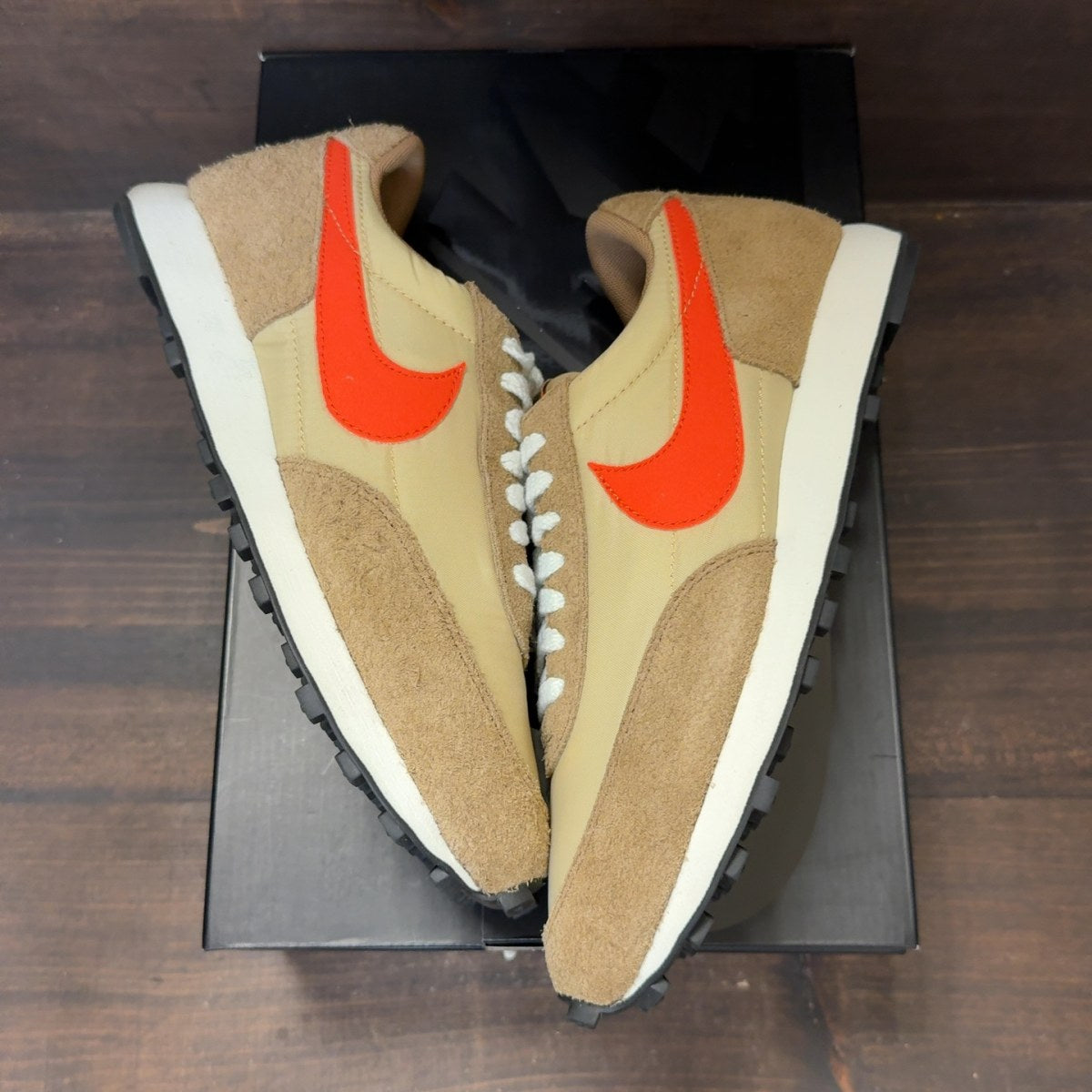 Nike Daybreak Vegas Gold College Orange - Image 2