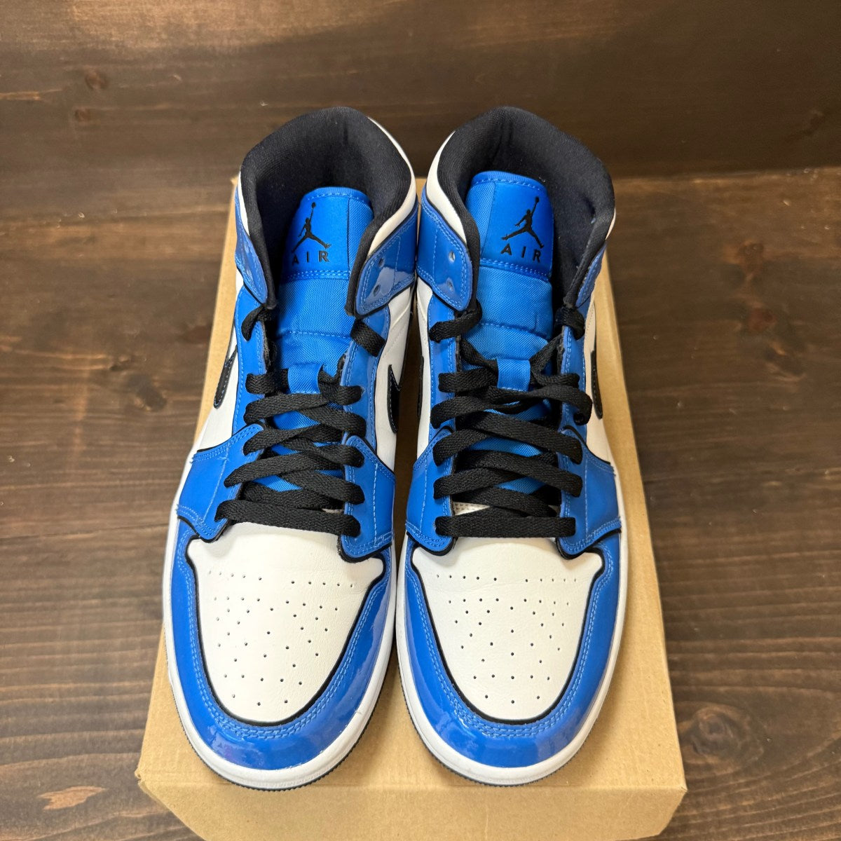 Jordan 1 Mid Signal Blue Size 8.5 (Pre-Owned) - Image 3