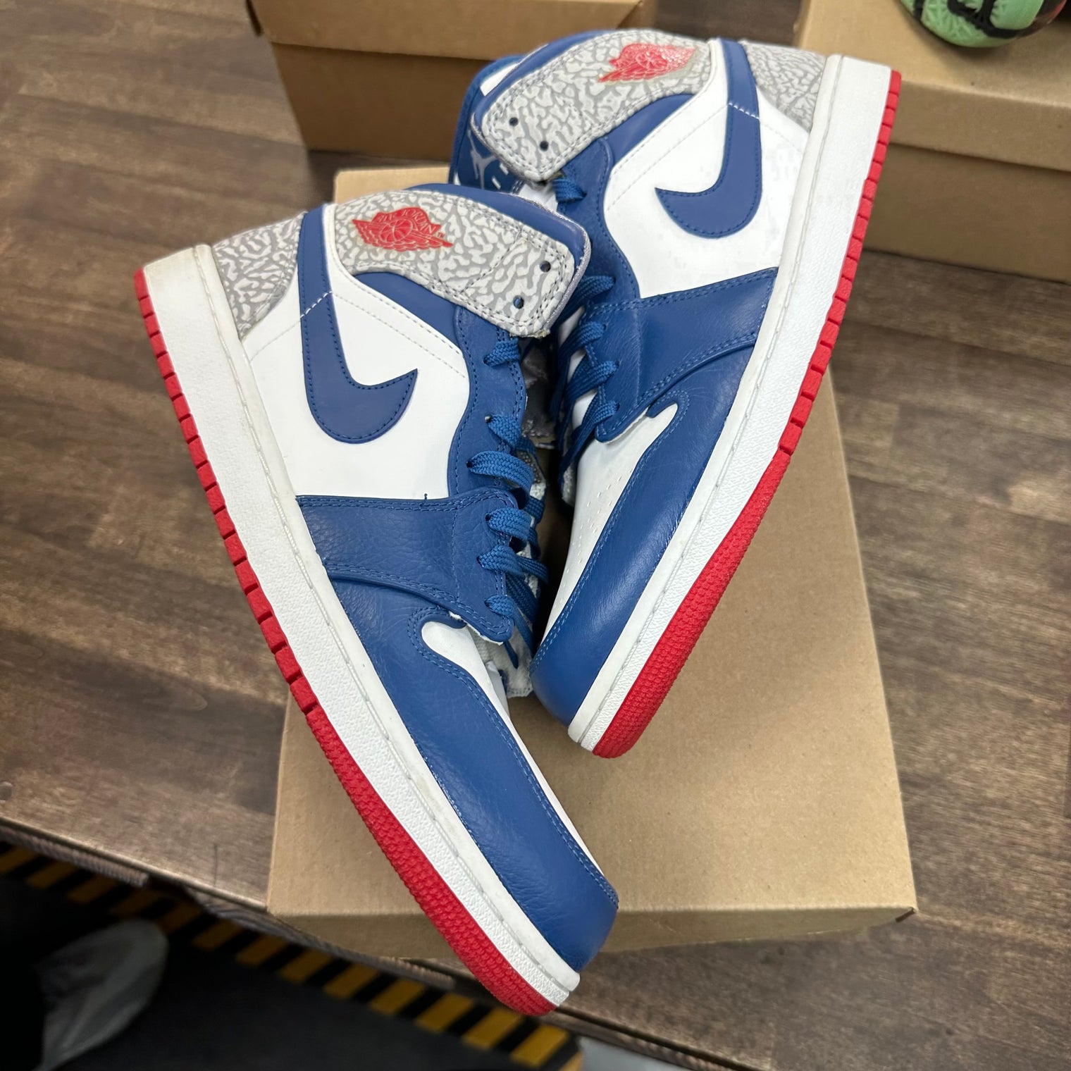 True Blue Jordan 1 Mid 2013 (USED,No Box)