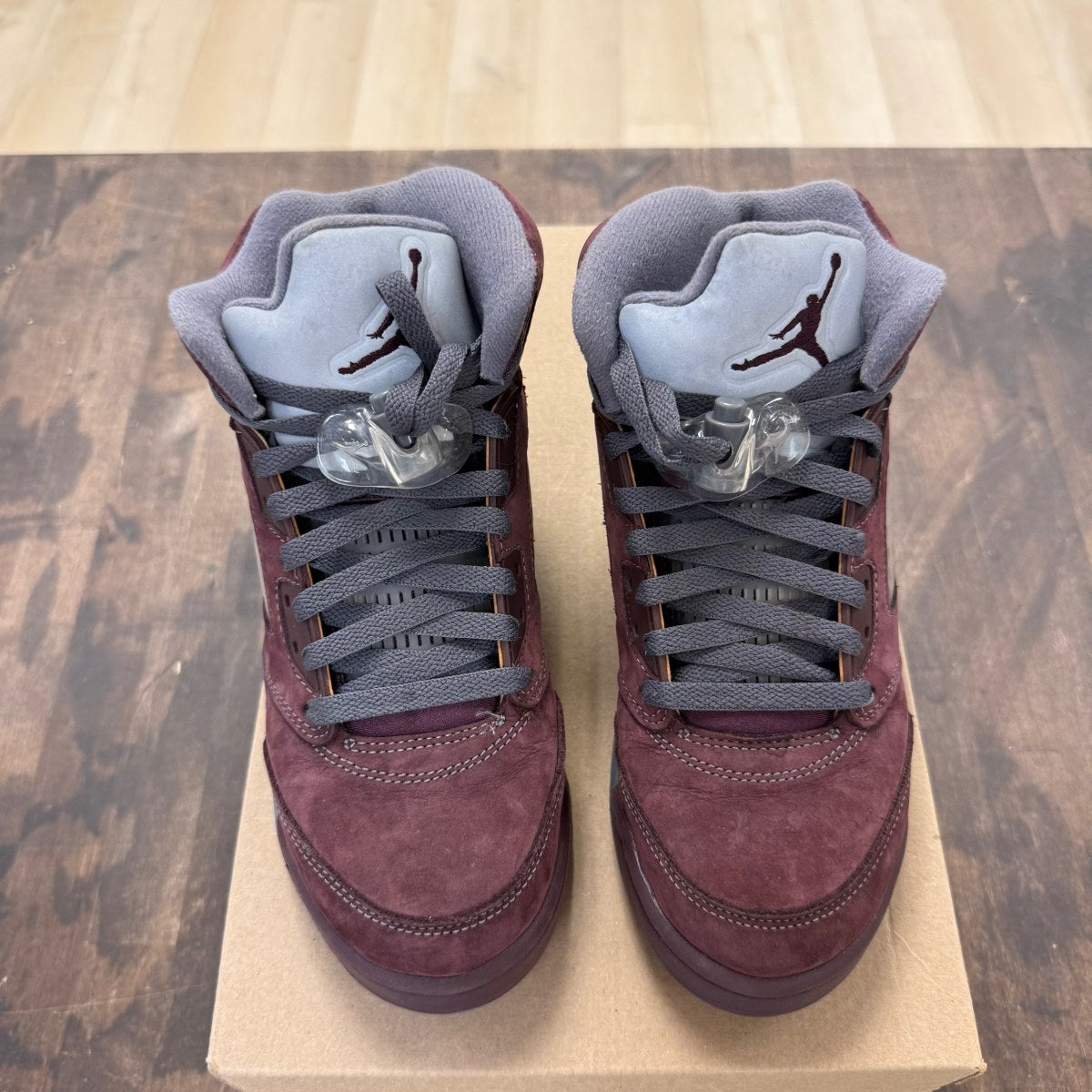 Jordan 5 Retro Burgundy (2023) (GS) Size 5.5Y (Pre-Owned) - Image 2