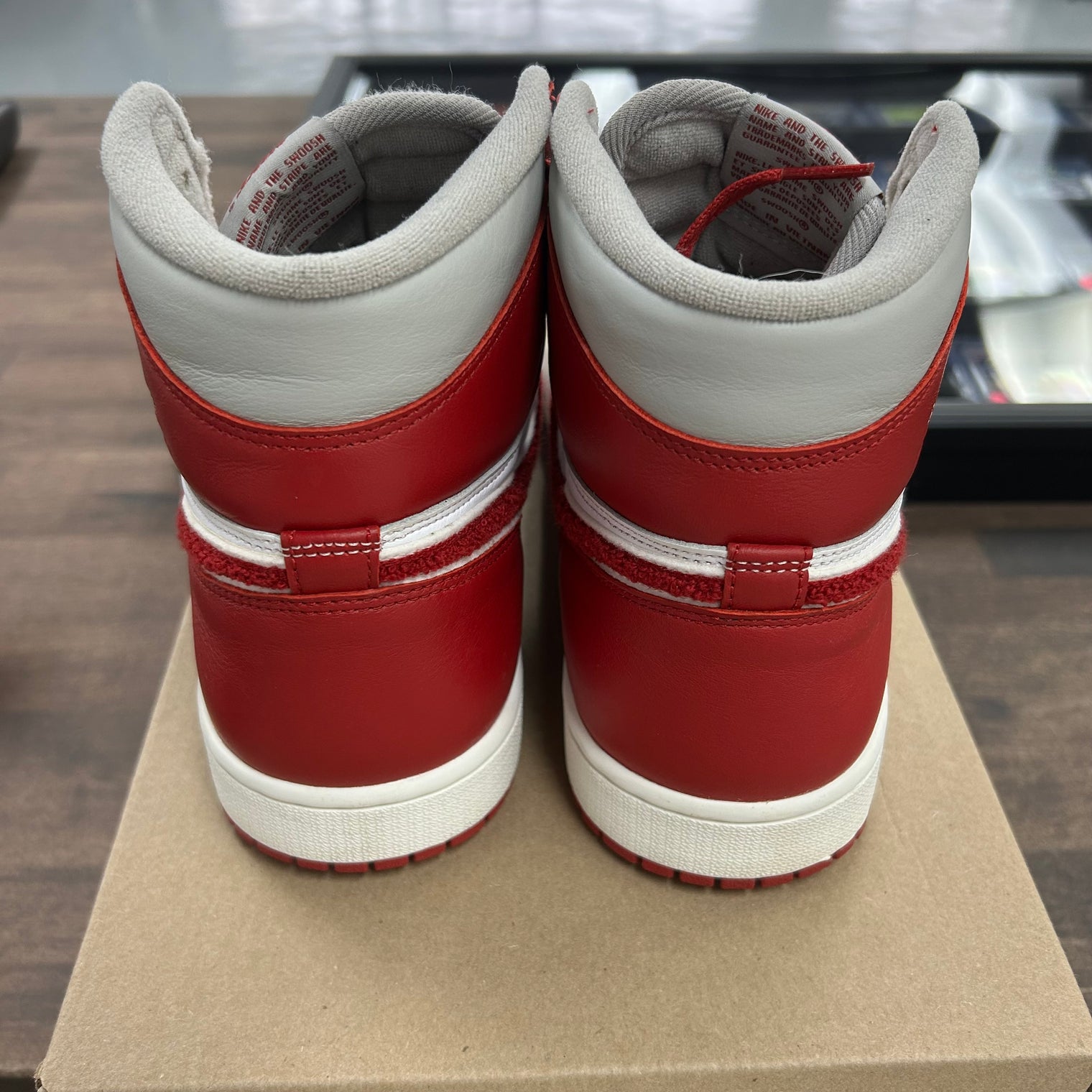 (W) Chenille Varsity Red Jordan 1 High (USED)
