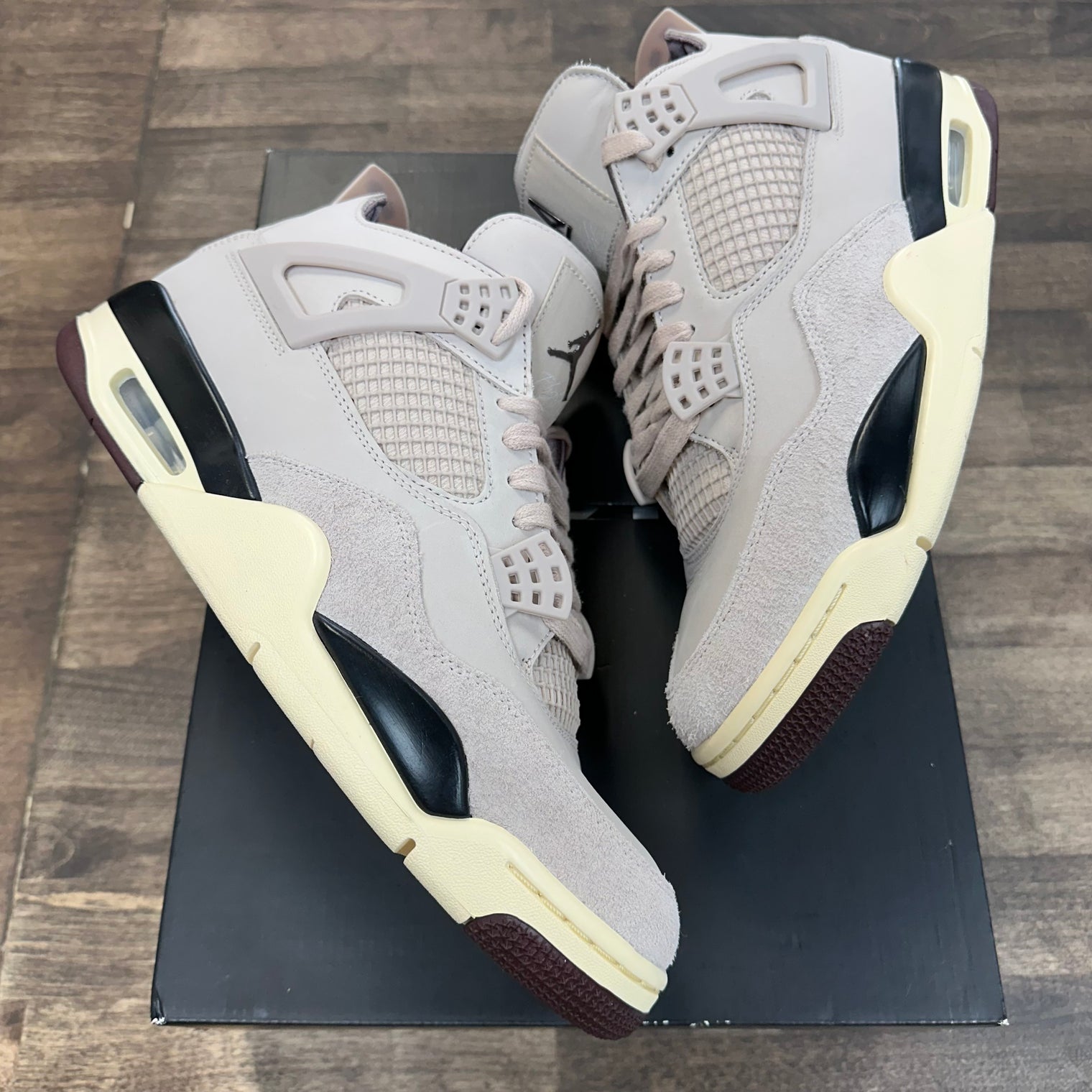 A Ma Maniere Sleeping Jordan 4 (W) (USED)