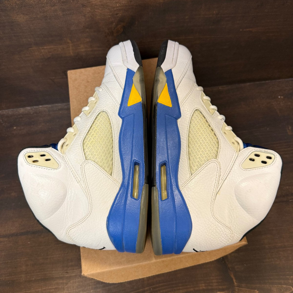 Jordan 5 Retro Laney (2013) Size 10.5 (Pre-Owned) - Image 4