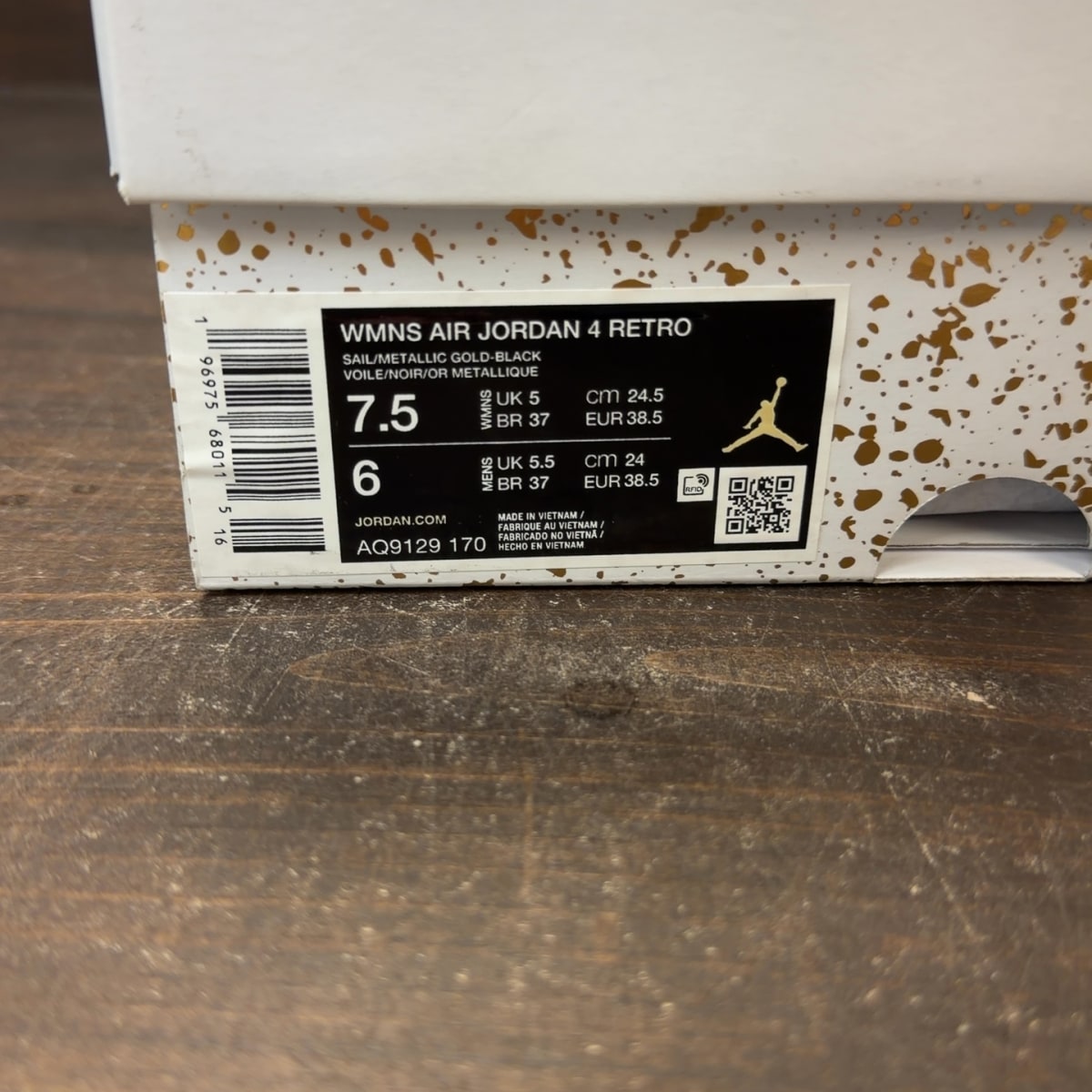 Jordan 4 Retro Metallic Gold (Women's) - Image 7