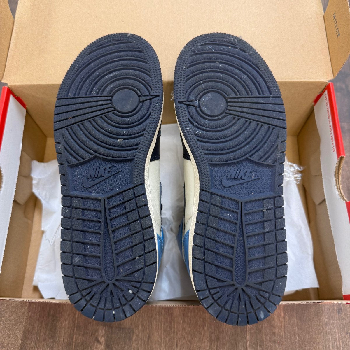 Jordan 1 Retro High Obsidian (GS) Size 4Y (Pre-Owned) - Image 3