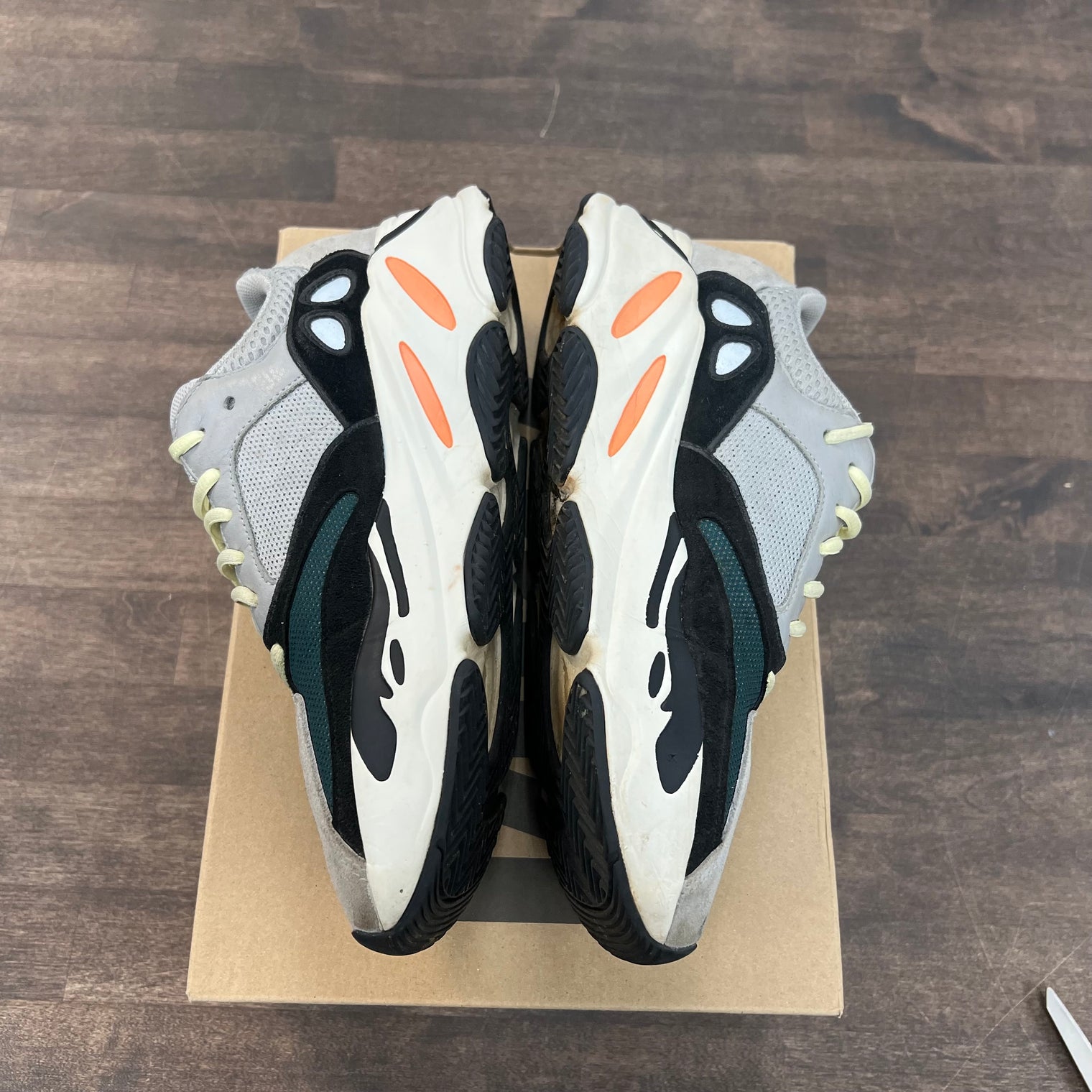 Waverunner Yeezy 700 (USED)