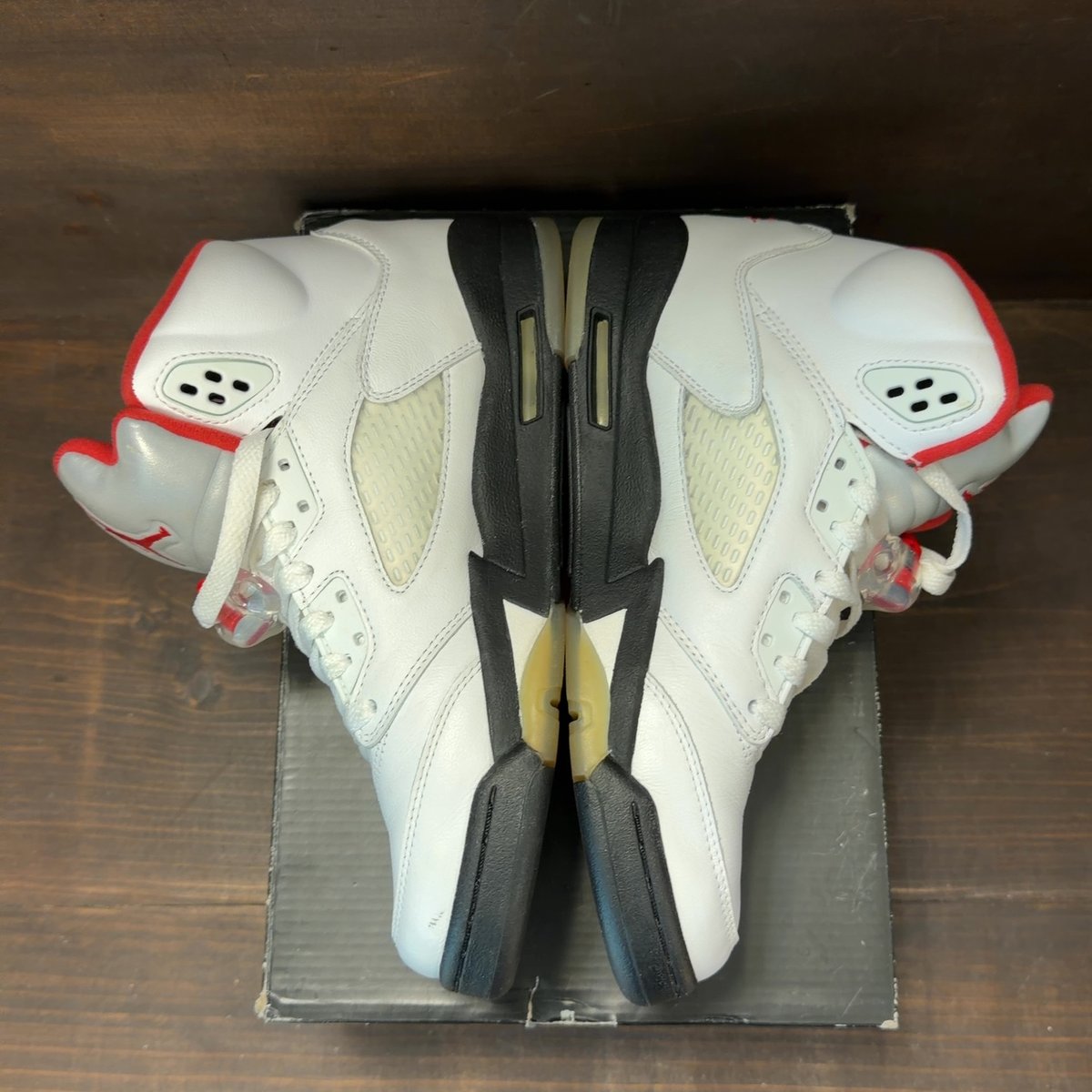 Jordan 5 Retro Fire Red Silver Tongue (2020) (GS) Size 7Y (Pre-Owned) - aux