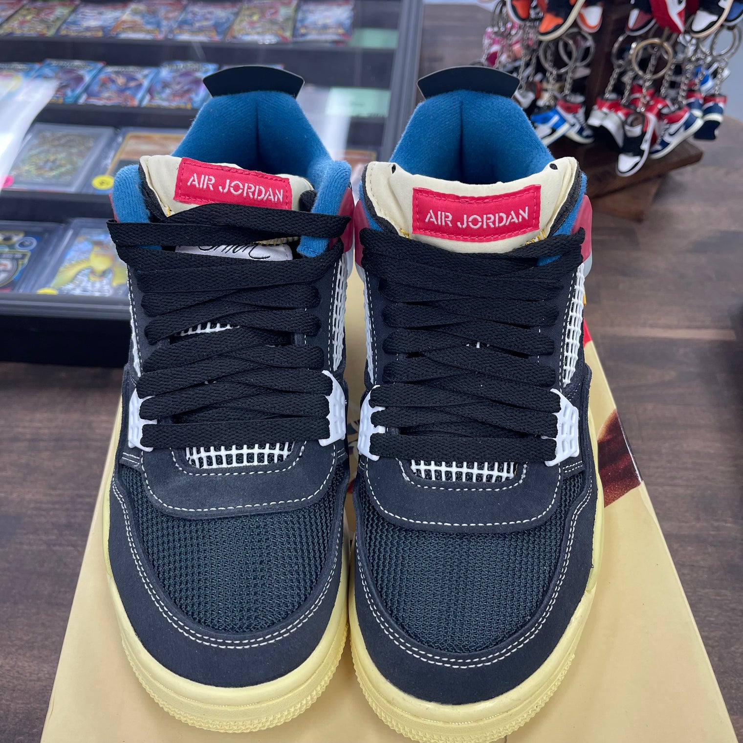 Jordan 4 Union Off Noir (USED)