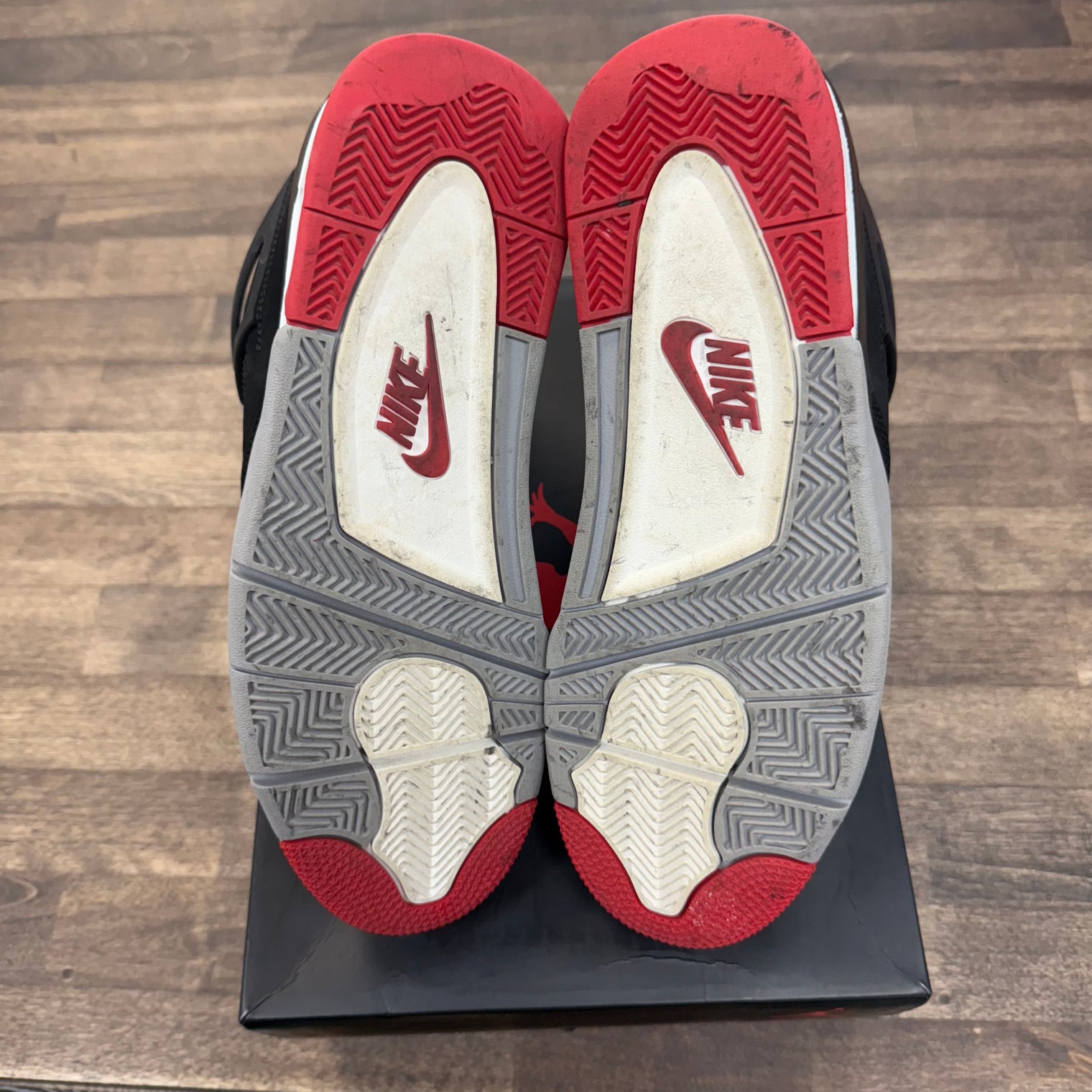 Bred Jordan 4 2019 (USED)