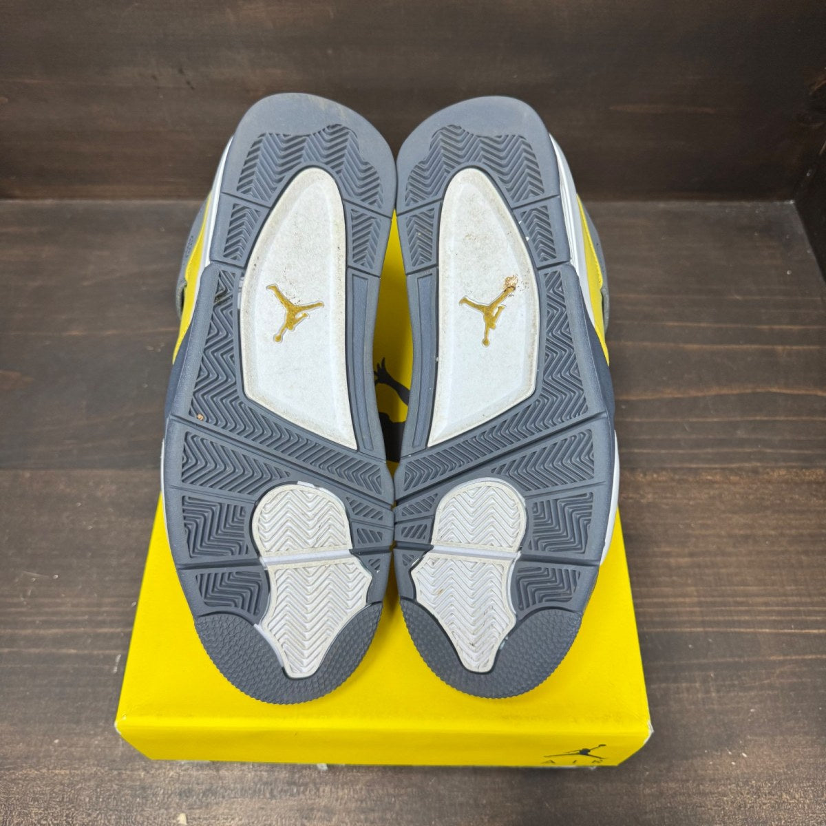Jordan 4 Retro Lightning (2021) - Image 6