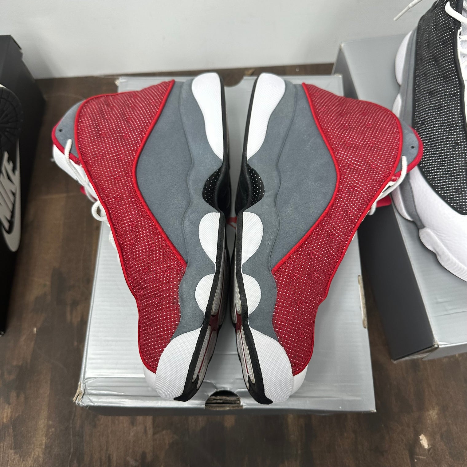 Red Flint Jordan 13 Retro (USED)